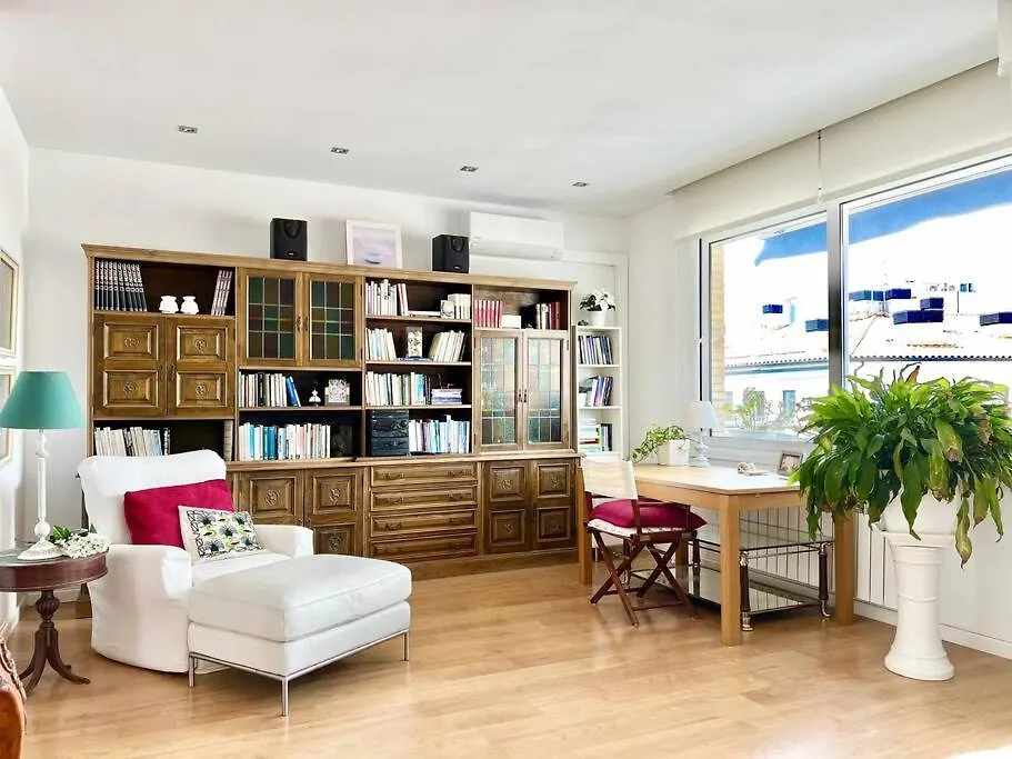 Апартаменты Moderno Y Amplio Apartamento En El Centro De Росас