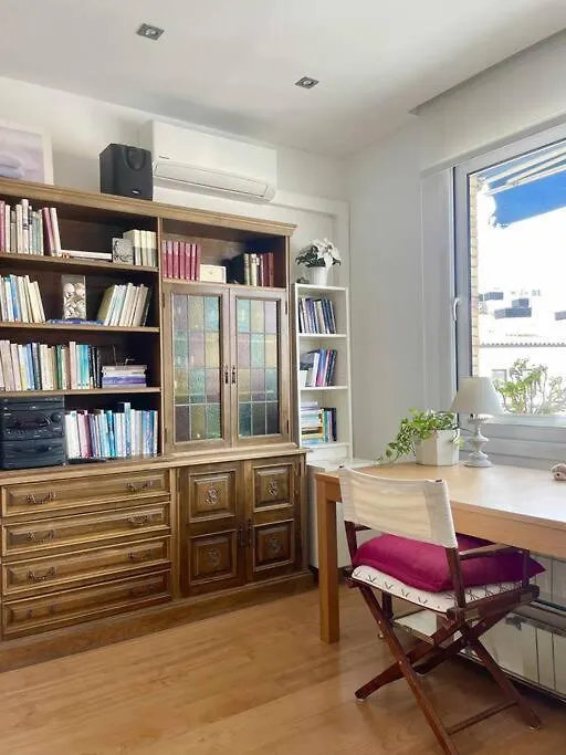 Moderno Y Amplio Apartamento En El Centro De Росас