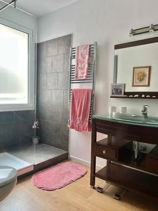 Moderno Y Amplio Apartamento En El Centro De Roses Apartman